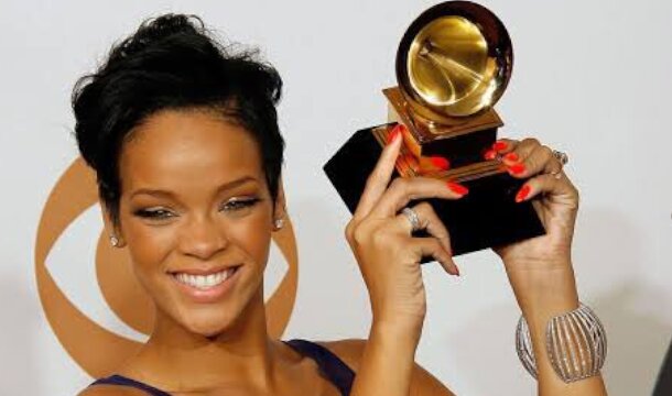 Rihanna primer Grammy
